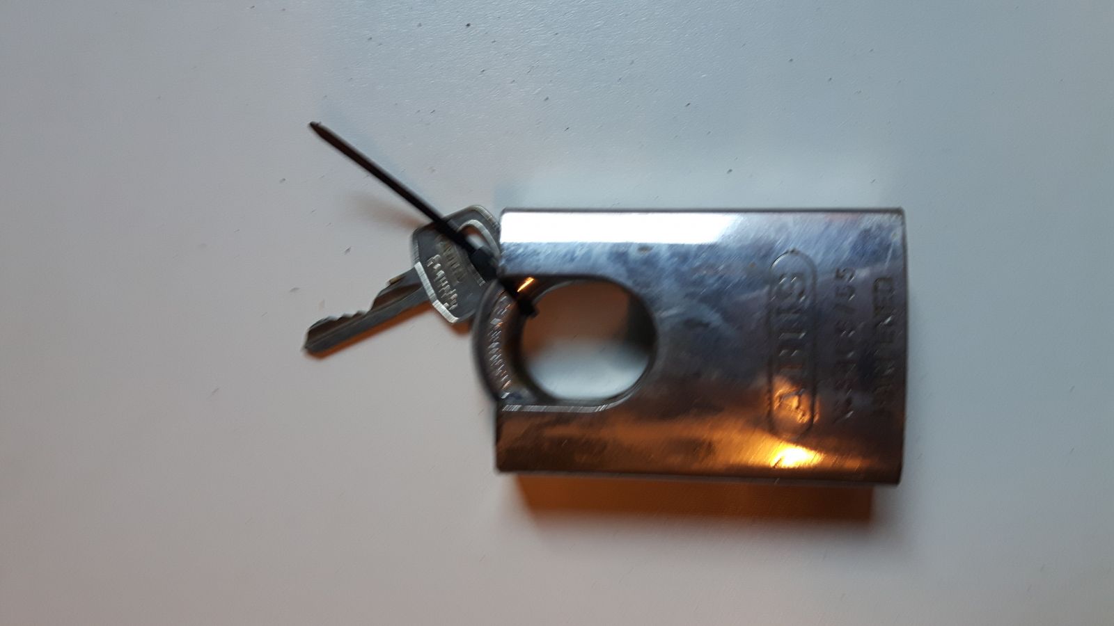 1 key lock