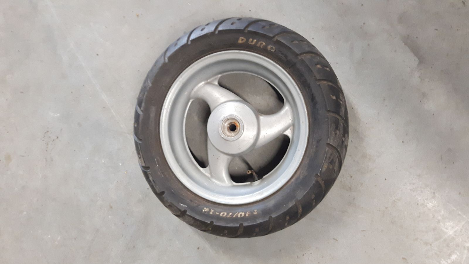 Grimeca wheel and tire