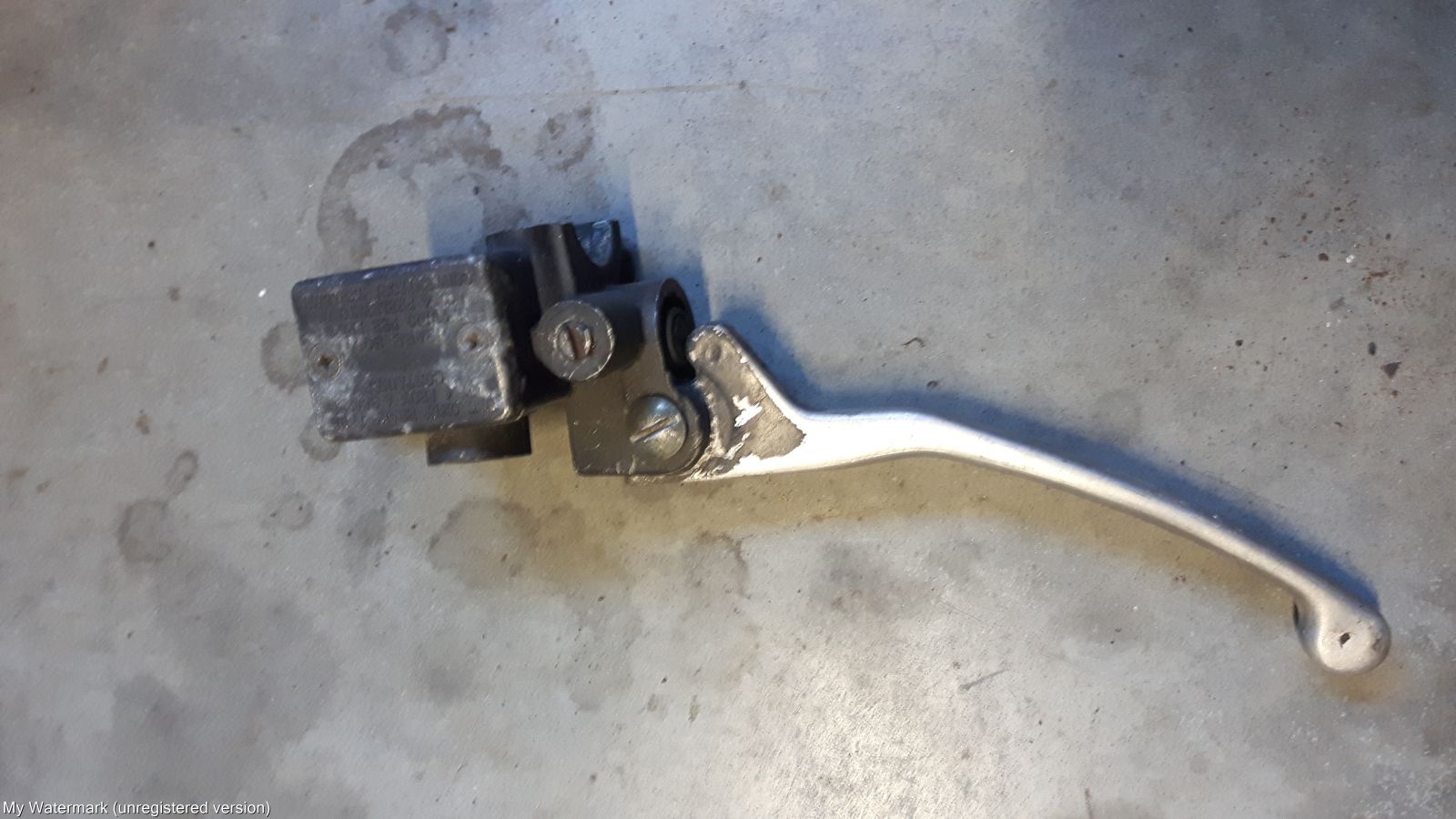 universal brake pump and brake handle left